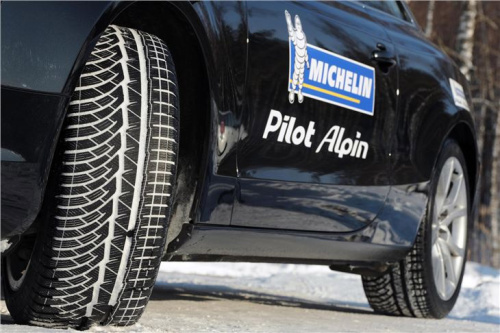 Автомобильные шины Michelin Pilot Alpin PA4 245/45R18 100V (run-flat) фото 3